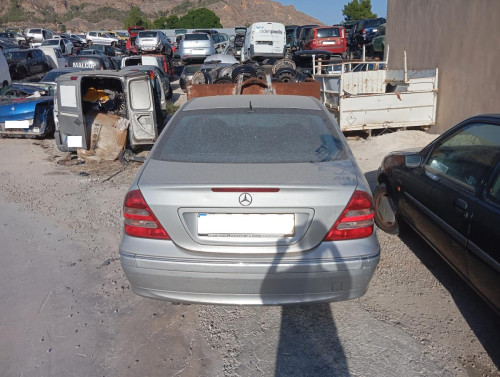  MERCEDES-BENZ CLASE C (BM 203) BERLINA 