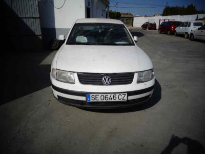 VOLKSWAGEN PASSAT BERLINA (3B2)
