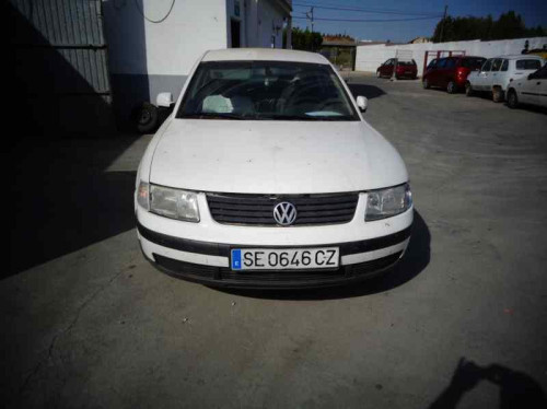 VOLKSWAGEN PASSAT BERLINA (3B2) — vehículo donante para recambios 