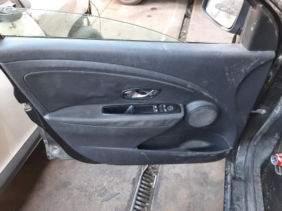 RENAULT MEGANE III BERLINA 5P