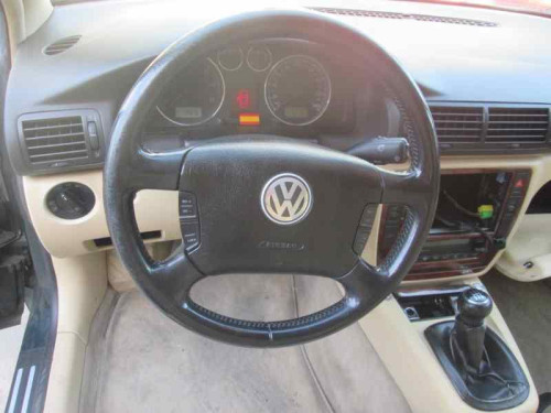  VOLKSWAGEN PASSAT BERLINA (3B3) 