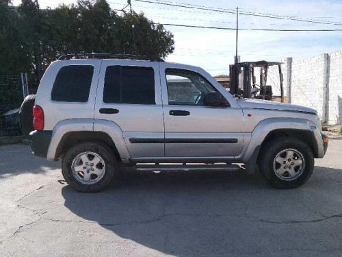 CHRYSLER JEEP CHEROKEE (KJ) — автомобиль-донор на запчасти 