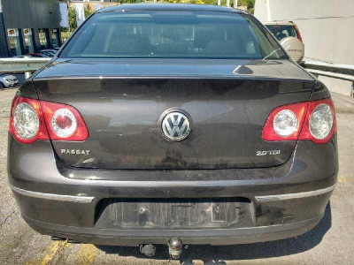 VOLKSWAGEN PASSAT BERLINA (3C2)