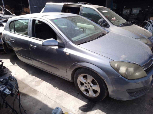 OPEL ASTRA H BERLINA — vehículo donante para recambios 
