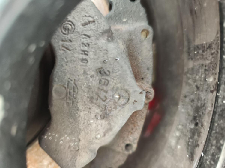 PINZA DE FRENO TRASERA IZQUIERDA