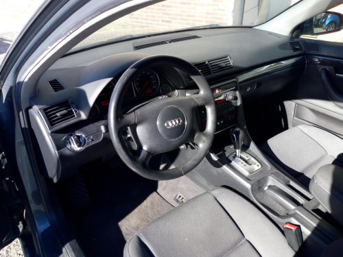  AUDI A4 BERLINA (8E) 