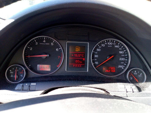  AUDI A4 BERLINA (8E) 