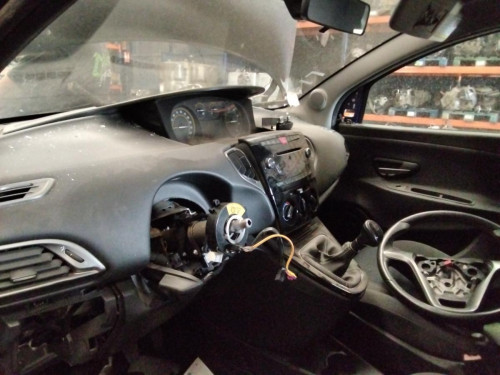  LANCIA YPSILON (402) 