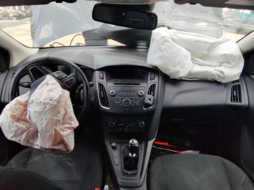  FORD FOCUS BERLINA (CB8) 