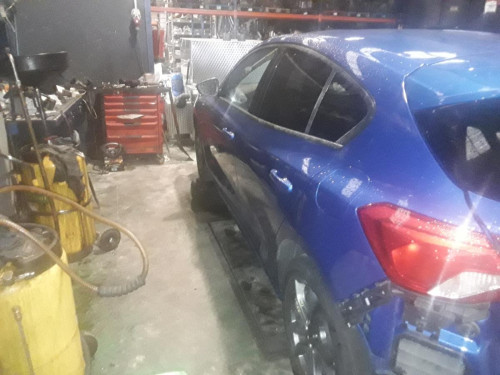  FORD FOCUS BERLINA (CGE) 