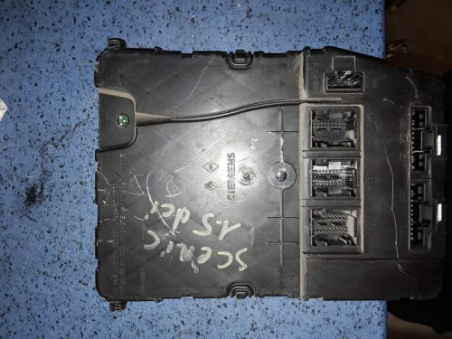 CAJA RELES / FUSIBLES 