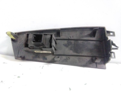 MANDO ELEVALUNAS TRASERO DERECHO TOYOTA COROLLA (E12) 