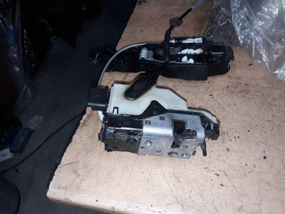 CERRADURA PUERTA DELANTERA DERECHA