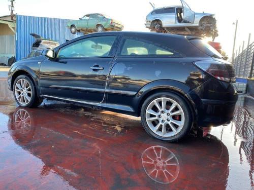  OPEL ASTRA H GTC 