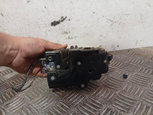 CERRADURA PUERTA TRASERA DERECHA 