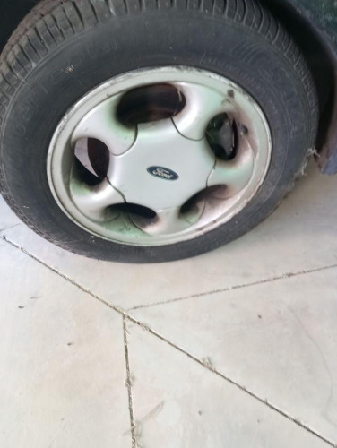 LLANTA FORD KA (CCQ) 