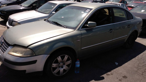  VOLKSWAGEN PASSAT BERLINA (3B2) 