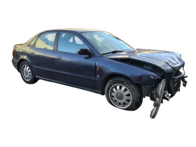 AUDI A4 BERLINA (B5)