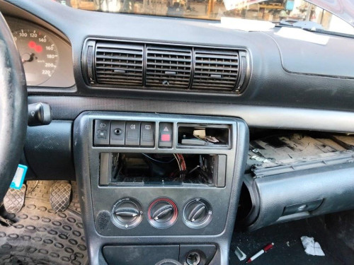  AUDI A4 BERLINA (B5) 