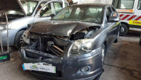 TOYOTA AVENSIS BERLINA (T25)