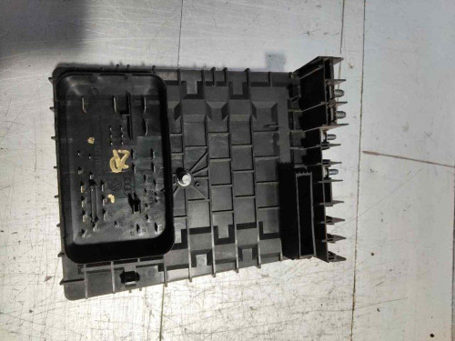 CAJA RELES / FUSIBLES Skoda SUPERB (3T4) 