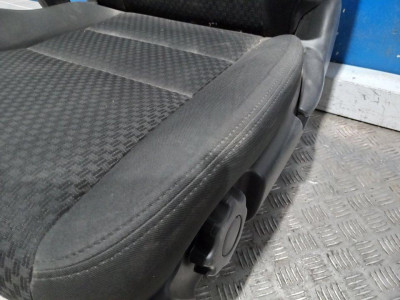 ASIENTO DELANTERO IZQUIERDO
