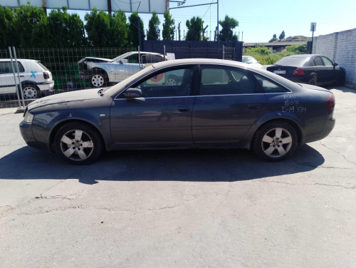  AUDI A6 BERLINA (4B2) 