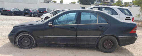 MERCEDES-BENZ CLASE C (BM 203) BERLINA — vehículo donante para recambios 