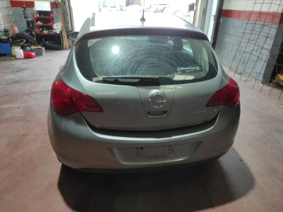 OPEL ASTRA J BERLINA 5P