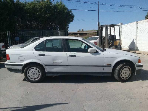 BMW SERIE 3 BERLINA (E36) — автомобиль-донор на запчасти 