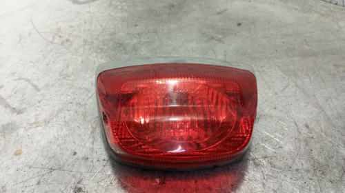 PILOTO TRASERO CENTRAL PIAGGIO (VESPA) 