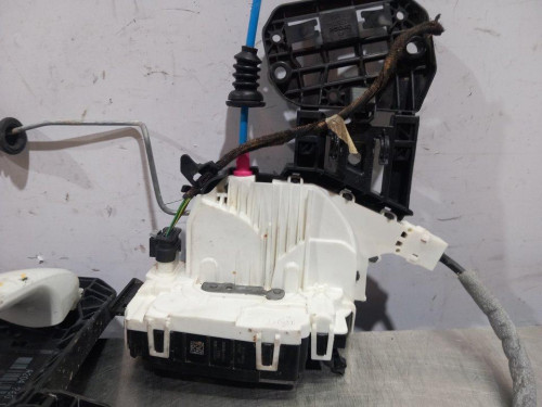  CERRADURA PUERTA TRASERA DERECHA Mercedes-Benz CLASE GLA (BM 156) 