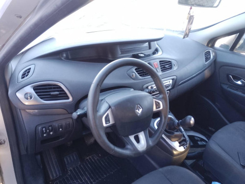 RENAULT SCENIC III (JZ) — vehículo donante para recambios 