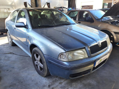 SKODA OCTAVIA BERLINA (1U2)