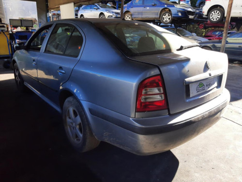  SKODA OCTAVIA BERLINA (1U2) 