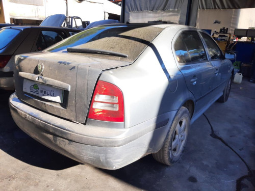  SKODA OCTAVIA BERLINA (1U2) 