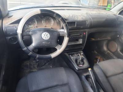 VOLKSWAGEN PASSAT BERLINA (3B3)