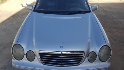 CAPO Mercedes-Benz E Berlina (BM 210)(1995->)