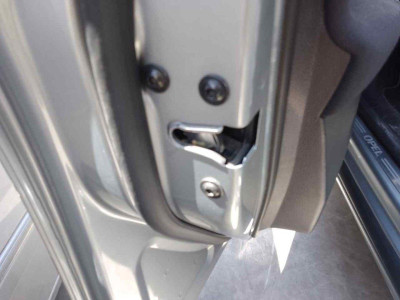 CERRADURA PUERTA DELANTERA IZQUIERDA
