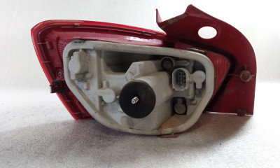 PILOTO TRASERO DERECHO