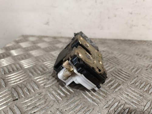  CERRADURA PUERTA DELANTERA DERECHA 
