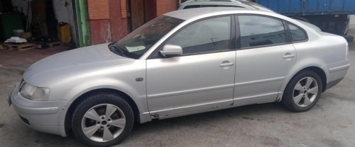  VOLKSWAGEN PASSAT BERLINA (3B2) 