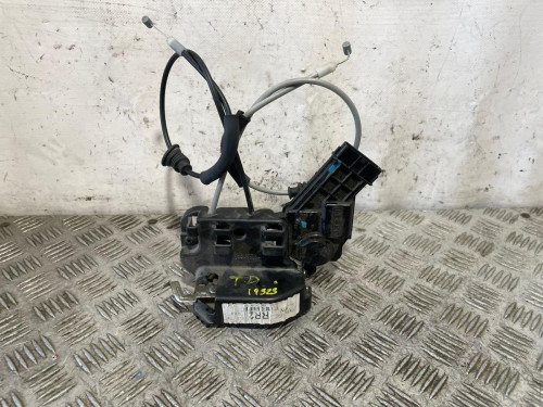  CERRADURA PUERTA TRASERA DERECHA 