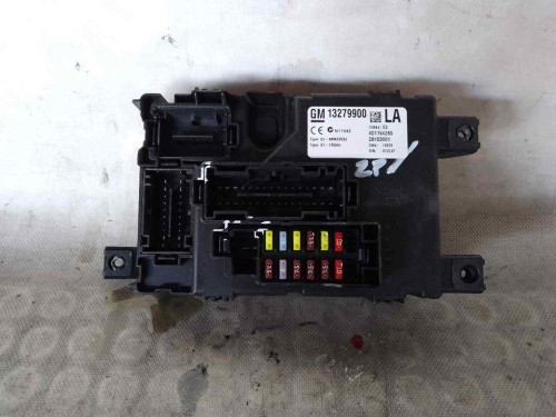 CAJA RELES / FUSIBLES OPEL CORSA D 