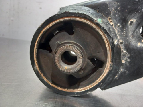 BRAZO SUSPENSION INFERIOR DELANTERO DERECHO Kia SPORTAGE (SL) 