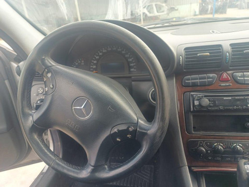  MERCEDES-BENZ CLASE C (BM 203) BERLINA 