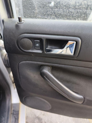 MANDO ELEVALUNAS TRASERO DERECHO, VOLKSWAGEN, GOLF IV BERLINA (1J1)(10.1997)