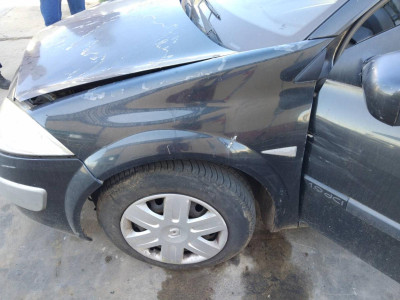 ALETA DELANTERA IZQUIERDA Renault Megane II Berlina 5P (10.2002->)