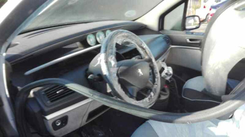PEUGEOT 807 — vehículo donante para recambios 
