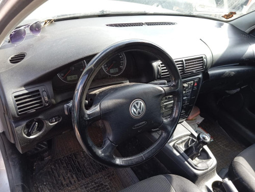  VOLKSWAGEN PASSAT BERLINA (3B3) 